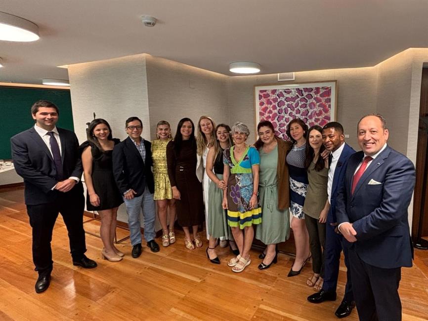 Foto grupal en un descanso de la Escuela de Verano